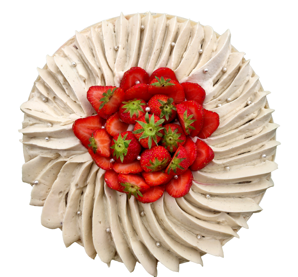 Entremets végétalien décoré de fraises fraîches et de perles argentées, parfait pour les occasions spéciales.
